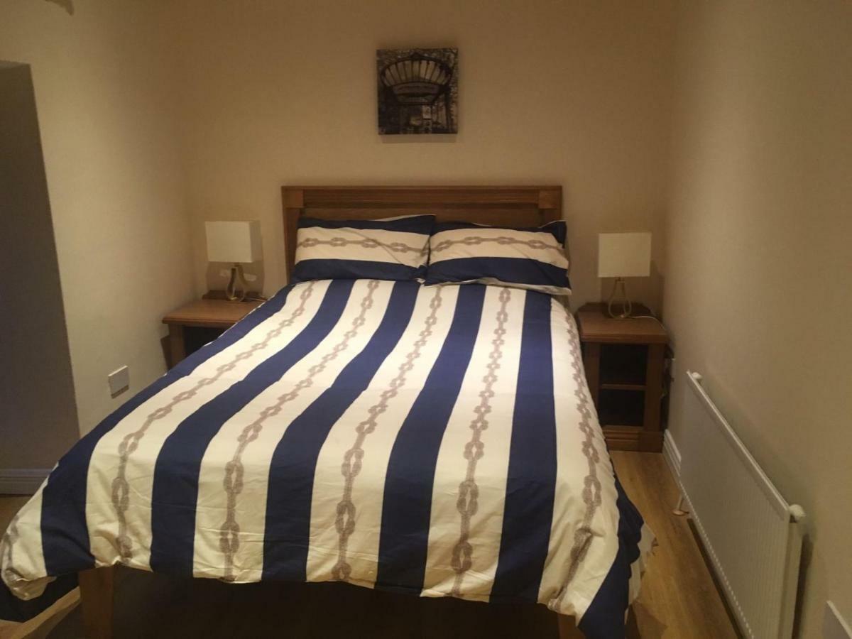 Nanny Quinn'S Apartment Killucan 외부 사진
